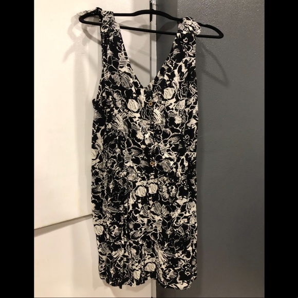 Black and Cream Romper - Picture 2 of 6